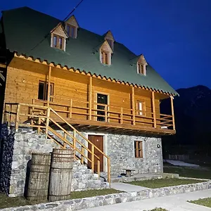 Bujtina Vellezerit Grrela Pensión Theth